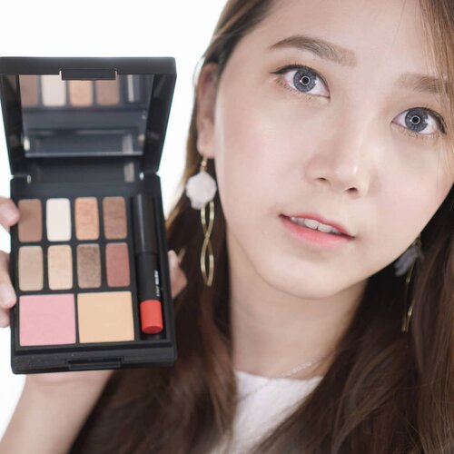 Etude House Personal Color Multi Palette lagi jadi Makeup Palette favoriteku. Ini direct shipping from Korea tapi belinya di @shopee_id
Tokonya @lynecosmetics.id .

Karena lengkap banget dari eyeshadow warna coklat, blush on yang ada gold shimmernya dan ada lipstick pink ke orange yang bagus banget buat di bikin ombre.

Makeup Palette favorite kalian apa nih?  #blogger #impiccha #piccha #tribepost #bandungbeautyblogger #clozetteid #makeup #etudehouse #makeuppalette #makeupaletteetude #lynecosmeticid #makeupkorea