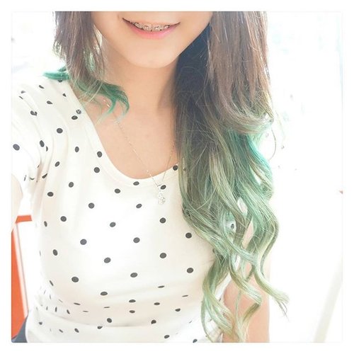 My new hair~ Life is too short to have boring hair. #dipdyed #greenombrehair #green #tosca #quotes #quotesoftheday #clozetteid #hairstyle #wavehair