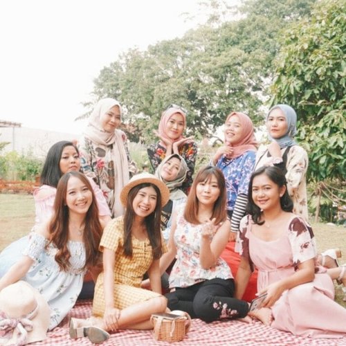 Alone we can do so little, together we can do so much.

Inget foto ini, atau inget pembahasan setelah foto ini? 😆😆 #quotes #dailyquotes #quotesoftheday #picchaquotes #blogger #impiccha #piccha #tribepost #bandungbeautyblogger #clozetteid #community #beautycommunity