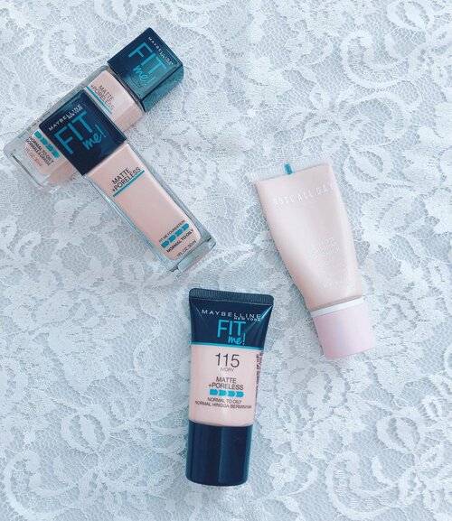 Foundation ~

Aku ini sebenernya bisa dikatakan jarang banget pake foundation, karena aku sadar diri punya tipe kulit acne prone yang takut banget clogged pores dan akhirnya bikin jerawatan 😖

Jadinya aku kurang berani buat explore soal foundation, nah yang aku punya ini adalah foundation Acne Prone Accepted 💜 karena aku udah coba sendiri dan rasakan aman aja di kulit acne proneku ini 
Kekurangannya masalah shade aja sih, akutuh kesulitan bangeet milih shade yang tepat buat kulitku, 2 Maybelline Fit Me fuullsize ini shadenya masih kegelapan di aku, nah yg tube kecil ini lumayanlah ngepas banget di aku kayyanya aku emang 110 deh ya yang pas bgt sama kulitku 
Btw, aku seneng bangeet sekarang Maybelline gampang ditemukan, kalo kalian ke Indomaret kalian bisa temukan ini 😍 seneng loh aku sekarang beauty product gampang ditemukan 😍😍 Rose all day ini, brand lokal nah aku suka juga karena dia ada zinc, hyaluronic acid, Vit C dan E dan aku suka shadenya masuk banget di aku 😍 aku pake shade Fair 
Penganbtau dong foundation favorit kalian apa ? 
#makeup #beauty #foundation #clozette #clozetteid #makeuplife #abcommunity #idskincarecommunity #abmakeup #makeupaddict #selflove