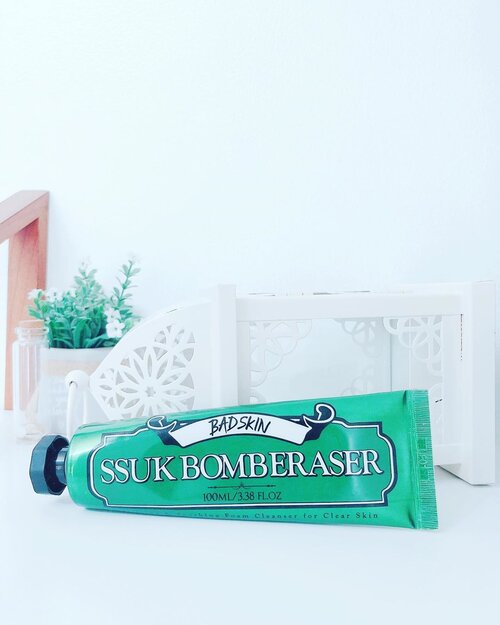 BADSKIN SSUK BOMBERASER 🌿💚 @badskin_korea ••••• Actually this is my first product that contains artemisia. Maybesomeone is already familiar with this artemisia, and maybe you there are some who don't know about artemisia. Artemisia is an asian plant species in the sunflower family. Artemisia Princeps also called Korean Mugwort. Is an asian plant species in the sunflower family.••••• Korean Mugwort, also known as ssuk (쑥) is an herb that has been used for generations in Korean medicine, skin care, and cooking. In recent years, mugwort has seen a growth in popularity as a key ingredient in Korean skin care products••••• Mugwort has a reputation as a soothing and healing powerhouse ingredient and its effectiveness at treating redness and skin sensitivities. Mugwort, often listed on skin care products as artemisia, is a powerhouse ingredient with a range of properties that make this ingredient a great fit for sensitive, acne-prone, and dry skin types.Most well-known for its antibacterial, antifungal, and anti-inflammatory properties, mugwort soothes, heals, and nourishes the skin, helping treat redness, psoriasis, and other skin sensitivities. Mugwort is also packed with antioxidants and vitamin E that help protect and nourish the skin barrier••••• I use as a second cleanser. I like it because this cleanser is really moisturizing, shoothing, and purifying my skin. And it's true that this artemisia also called mugwort has a million benefits for skincare, food and traditional medicine. Even mugwort has been used as an herbal medicine since Gojoseon the first Korean Kingdom 🎎 Daebakk ••••• 👇🏻👇🏻 next on comment