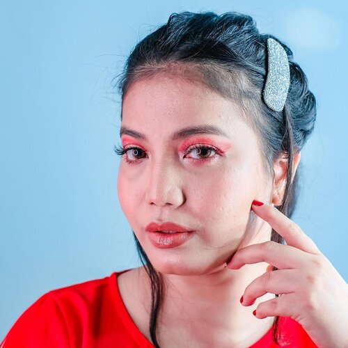 Ling Ling Janti menanti angpao 🙋🏻‍♀️
-
Walau tahun ini diawali banyak cobaan, semoga di tahun tikus logam kita semakin cuan, selamat, sehat, dan bahagia. Aamien... #cny2020 #cnymakeup #imlek2020 #motd #makeup #clozetteid