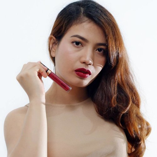 When in doubt, wear red!
#quotes by Bill Blass

I'm wearing my current favorite bold lipstick, #iShine #VelvetCreamLips by @cnf_perfumery shade Crimson Crush.
.
📸 pict by: @gevvs
.
#Makeup #LipCream #Lipstick #clozetteID #terfujilah