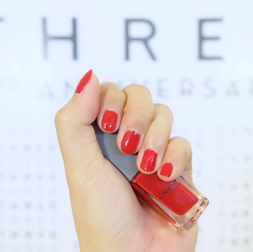 Three Brightest Night #13 become one of my fav #nailpolish rite now.

The packaging is so fabulous, have so many colors to choosed,​ it's smell not harsh (my main reason when buying nail polish), and not too long drying.

Red color always suit me. 💅
.
.
.
.
.
#nailpolish #beauty #makeup #clozetteid #ThreeIndonesia #ThreeJapan #ThreeCosmetics #ThreeNailPolish #terfujilah