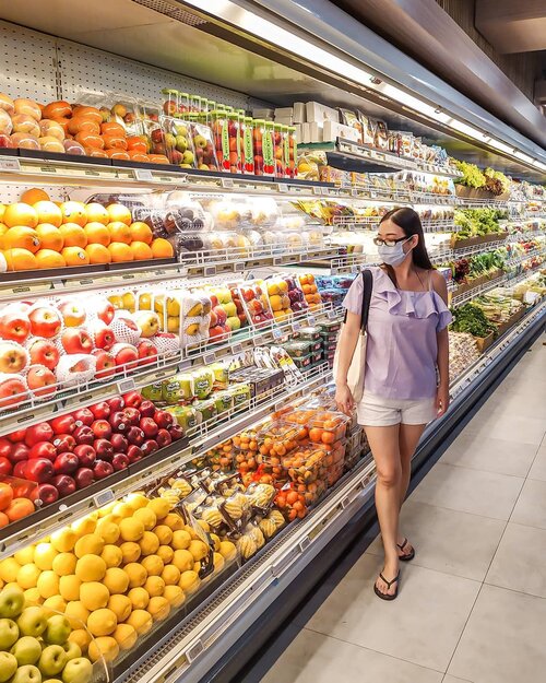 One of my wishlist checked ✅
Taking pics in front of fruit showcase. Simply beautiful n colorful 💯

Happiness is simple. Seeing all these colors is ♥️