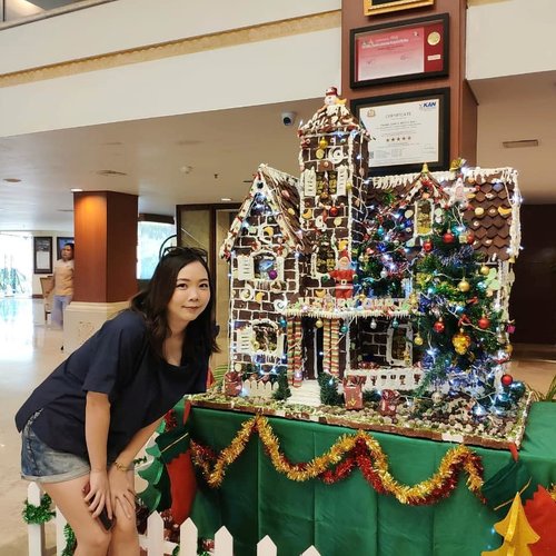 Christmas is everyday, don't you agree?Sadly in Bali you don't find a lot Christmas decorations around so it's a Mandatory thing to do when you find a giant ginger bread house!#merrychristmas #Clozetteid #gingerbreadhouse #christmas2019 #bali