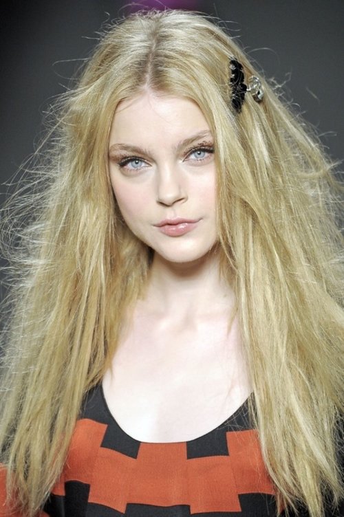 Jessica Stam! Love her eyes, love her sense of fashion, love her mysterious-gorgeous face look, she's perfect!