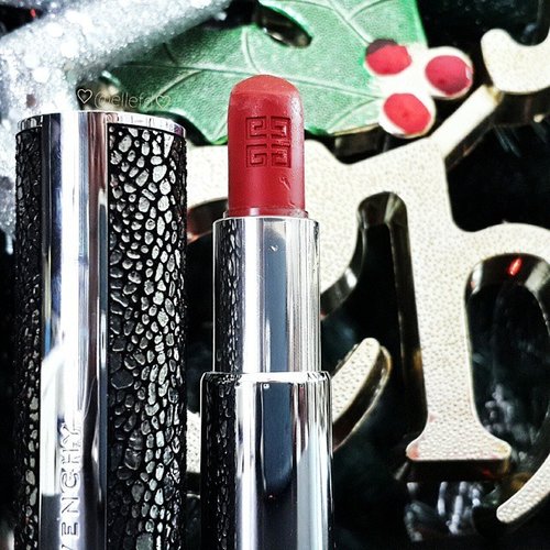 I was tagged by lovely @caroleinne to join this fun play tag she called #redlipstickweek 1/7: Givenchy Le Rouge Intense Color Sensously Mat Lip Color in Rouge D'exception 🌷🌷🌷 #MOTD #LOTD #POTD #makeup #makeupjunkie #lipstick #redlipstick #Givenchy #like #love #tagsforlikes #weheartit #tumblr #beautyshareit #fdbeauty femaledaily #clozette #clozetteid #clozetteco