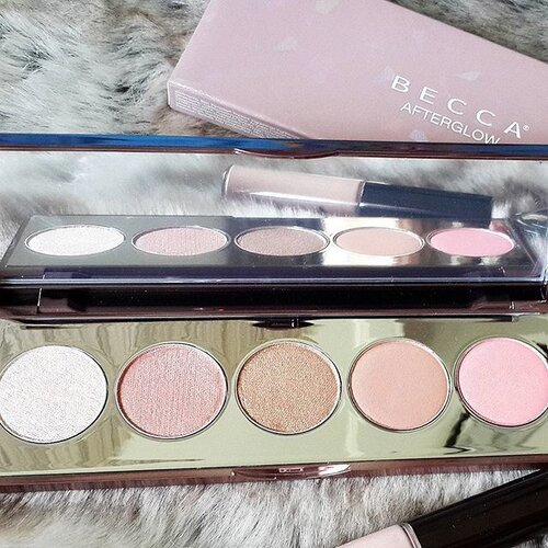 A.F.T.E.R.G.L.O.W 💖

#beccaafterglow #Becca #beccacosmetics #motd #afterglow #palette #ulta #tagsforlikes #beautyshareit #weheartit #igbeauty #makeupjunkie #FDbeauty #femaledailynetwork #Clozettedaily #clozetteco #clozetteid