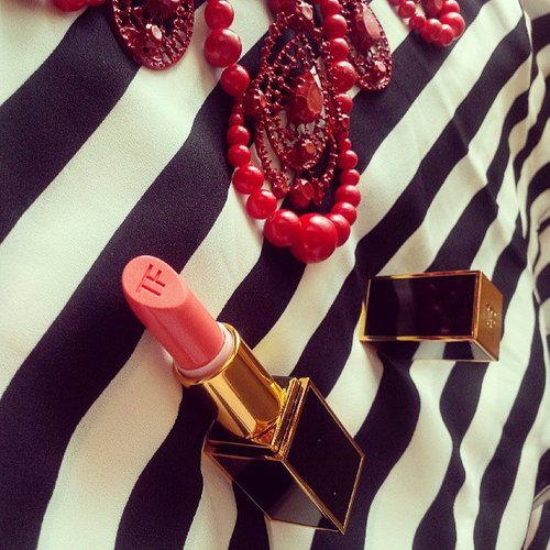  Much love @febrinaadiputra for getting me this beauty. It's Tom Ford asia exclusive lipstick in naked coral ♥ pretty and perfect color for summer #makeup #lipstick #tomford #nakedcoral #luxury #lanvin #bibnecklace #stripes #pretty #lovely #makeupjunkie #tagsforlike #instabeauty #followme #love #like #follow #l4l