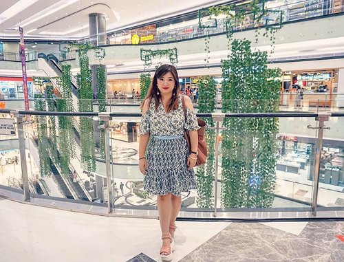 City gal, going to the mall.

Wearing @foxiedox Lexie Cross Dress.

#foxiedox #carnellinstyle #summerdress #love #outfitoftheday #lookbook #styleoftheday #fashion #lotd #ootd #motd #potd #outfit #stylish #style #hello #offshoulderdress #ClozetteID