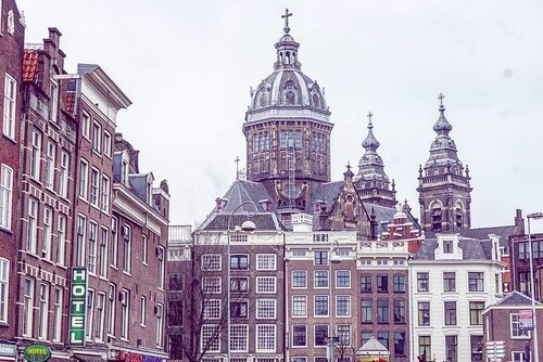 Sint Nicolaaskerk Amsterdam

#amsterdam #kids #travelingkids #ClozetteID #winter #winterholiday #amsterdamwithkids #worldtraveler #letsgo #trip #photooftheday #love #travelwithCarnellin #winter