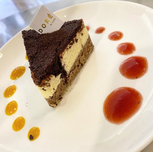 Yums, cheesecakes 😍 #dore #cheese #igfood #dessert #delicious #cheesecake #yums #clozetteID #foodporn #foodstagram #foodies #dessertoftheday #igdaily #love