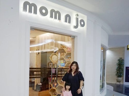 Read the full review on one experience yesterday:

https://whileyouonearth.blogspot.com/2018/11/mom-n-jo-gadget-holic-and-eye-strain.html?m=1

@momnjo @momnjopromo 
Thank you @clozetteid

__________  #Clozetteid #motherhood #Clozetteidreview #MOMNJOxClozetteidreview #momnjo #momnjospa #SPAindonesia #premiumspa #gadgetholic #efekgadget #gadgetholictreatment