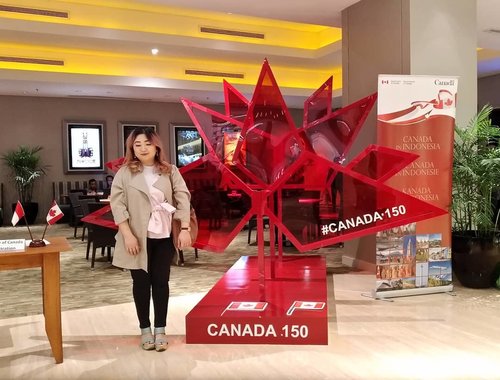 Canada ia going to celebrate 150th Anniversary soon. Through this event, they are making impact for a greener earth and better environment ethic. Noticed the red maple leaf? It's their nation symbol. #canada150 #savetheearth #abeautifulplanet #greenerearth #world #lovetheearth #bblogger #clozetteid
