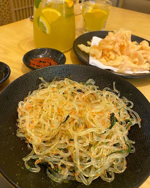 Shirataki noodles with ika (squid) tempura... laaffff

#shiratakinoodles #keto #ketorecipes #ketoweightloss #zerocalories #sushitei #lunch #foodoftheday #foodies #yums #sogood #love #musttry #clozetteID #recommended #delicious