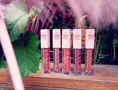 Pagiiii, udah lipstikan belum niihhh 💋 🎶bangun tidur ku terus lipstickannnn, tidak lupa pake fondesieennn🎵_________ @fanbocosmetics  #FanboCosmetics  #FanboChocoRushLipCream  #fanbolipcream #beauty #carnellinstyle #love #BeautyVloggerIndonesia  #motd #lotd #ootd #photooftheday #photography #lookoftheday #outfit #outfioftheday #outfitinspo #lookbook #style #styleoftheday #ClozetteID#kosmetiklokal  #recommended  #igbeauty