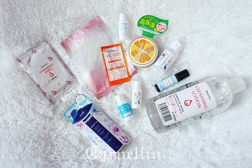 All the stuffs I've been using on yesterday's video. 
#Nighttime #skincare #routine with @suikabeauty using 🌾Pearl Barley Beauty Water Moisture Lotion.
💐Brightening Serum.
🏵Premium Mask.
🌼Squalane Oil.
🌺Squalane Lotion.
🌻Orange Balm.
🍁Vitamin C Gel.

#purevivi #alovivi #Japanskincare #Japanbeauty #clozetteID #vlogger #1minreview #jobstears #vitc #pearlbarley #coix #recomended @alovivi_purevivi @purevivithailand @purevivisg #squalane #mask #facemask #brighteningserum