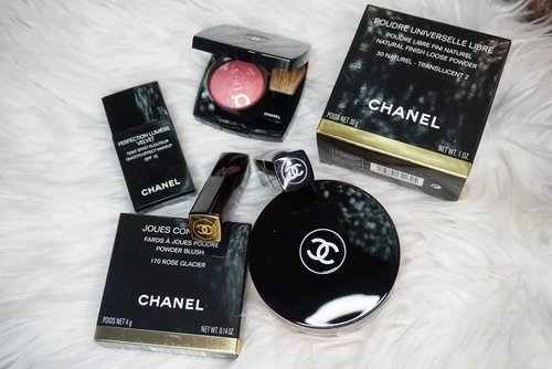 They are glistening.. @chanel.beauty 
#chanel #makeup #beauty #blush #foundation #powder #love #clozetteID #lipstick #Paris #France #luxury