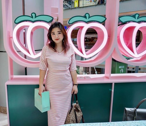A new cake shop at @pikavenue And I blend right into them 🍑... abis kesini jadi pengen beli Peach Glow nya Too Faced 😁#love  #dresedup #motd #ootd #lotd #carnellinstyle #love  #dressoftheday #dress #outfit #outfitinspo #outfitoftheday #styleblogger #styleoftheday #lookoftheday #potd #photooftheday #ClozetteID #photography #photooftheday #ootdfashion #cakeoftheday