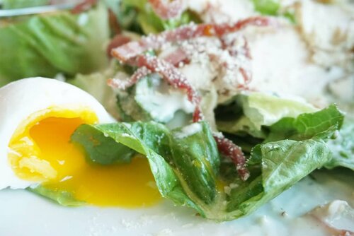 Morning breakfast

#breakfast #ketodiet #foodtrend #foodoftheday #egg #caesarsalad #love #foodies #Clozetteid #hungry