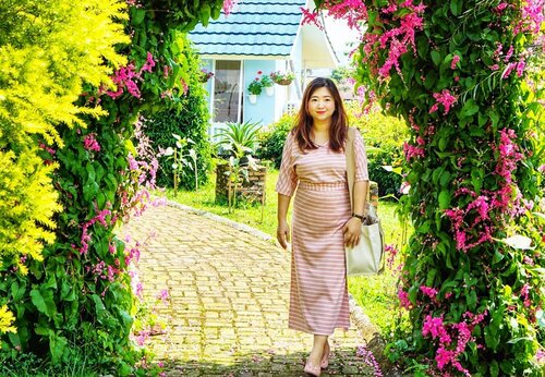 Morning glory,

So bright, clear and comfortable here. Wish I have a huge garden like this...jauh dari tetangga yang hobi bakar2an 🙄
Paling engga, asepnya lebih ke filter. 
_________

#beauty #carnellinstyle #love #dressoftheday #motd #lotd #ootd #photooftheday #photography #lookoftheday #outfit #outfioftheday #outfitinspo #lookbook #style #styleoftheday #ClozetteID
#jeans  #clozetteIDPOTW #travelwithCarnellin #Bogor