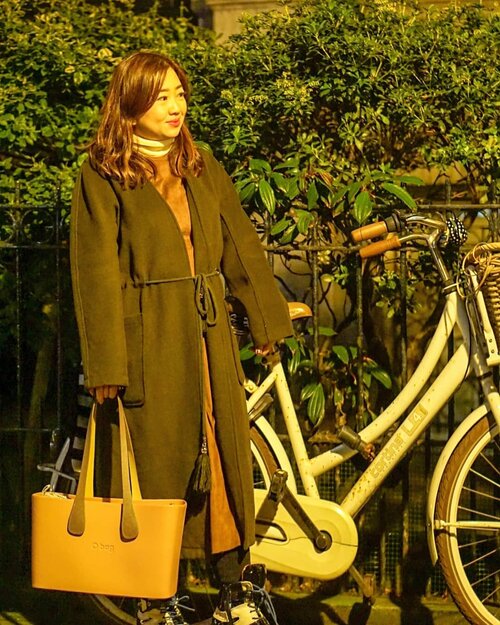 Loving my @obagofficial They are personalized bag we can  choose from color, shape, material to handles too. ______Coat by @blessed_cloth______#carnellinstyle #live #love #fashion #fashionoftheday #ClozetteID #outfit #outfitinspo #outfitoftheday #motd #lotd #potd #photooftheday #style #styleoftheday #dressoftheday #dress #dressedup #beauty #hello #travelwithCarnellin