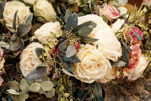 Good night everyone. Have a peaceful sleep tonight.... kecuali yang nonton bola 😁

#roses #bouquet #flowerbouquet #whiterose #beauty #ClozetteID #lovely #live #gorgeous #love #goodnight #pinkrose