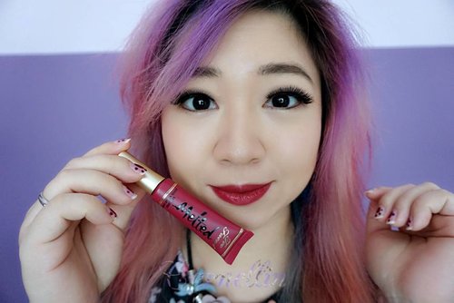 @toofaced Melted Berry, yums!My say on @toofaced Melted...and I completely understood all the ravehttp://whileyouonearth.blogspot.co.id/2017/10/too-faced-melted.html?m=1#motd #ootd #beautybloggerindonesia #beautyblogger #bblogger #lotd #makeup #cosmetic #clozetteid #lookbook #liquidlipstick #toofaced #brightlips