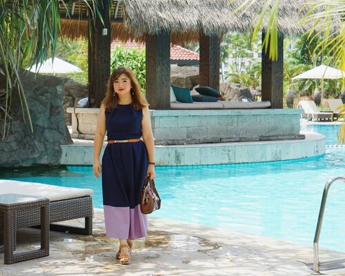 Sebarin foto-foto outdoor, biar berasa lagi diluar 😋#carnellinstyle #igdaily #igstyle #hello #motd #ClozetteID #ootd #swimmingpool #hyatt #lifestyle #lotd #dressoftheday #outfit #outfittoday #styledaily #styleinspo