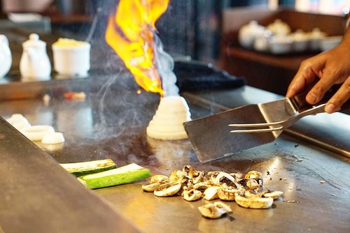 Flaming onions 🌋

Karena kamu suka bikin kita nangis 😢

#foodoftheday #salad #ClozetteID #healthyfood #lunch #fresh #love #veggies #musttry #ketosis #ketodiet #freshfood #yums #mushrooms #onion #flambe #steakhouse