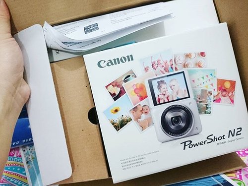 New toy from @canon_id @canon.Indonesia Egg-cited!!! #camera #canon #n2 #powershot #beautybloggerindonesia #beautyblogger #clozetteid #photo