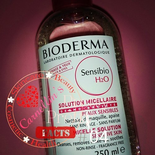Carnellin's Pretty-Pretty Facts #04

Check your cleanser.

There's so many ways in checking whether your cleanser does it's job properly or not. 
As healthy skin start from a clean skin, it is important that your cleanser does cleanse.

I trust @bioderma_id Sensibio H20, the micellar water on a cotton pad does takes everything that doesn't belong on the skin, so usually, after trying a new cleanser, I do a swab with a cotton pad dampen by Sensibio H20 , if there's still a leftovers,  that particular cleanser does not clean well, or it only works on certain condition (remove base makeup only, or perhaps only cleanse daily debris and not makeup, etc). Don't forget to follow my instagram account @c13v3rgirl as I'll be sharing more Pretty-Pretty Facts, from skincare, cosmetics, beauty products,  health and more.

Disclaimer: I'm not an expert. These "facts" are gathered from personal experiences throughout the years, some from reading,  experimenting, observing and given to me from many sources. Hopefully it will be beneficial for you who read it 😘😘😘 -These facts may also taken from my beauty blog: Whileyouonearth.blogspot.com.- XOXO 
#beauty #beautyblogger #beautytips #tips #cosmetic #makeup #health #easy #simple #skincare #beautyproducts #whatsnew #mustsee #ig #instadaily #instabeauty #id #idbblogger #sharing #beautybloggerid #personal #info #beautyinfo #clozetteid