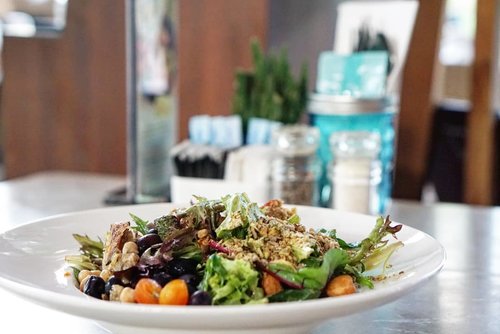 Mediterranean salad for breakfast.

#foodies #yums #love #morning #breakfast #recommended #travelwithCarnellin #hello #foodoftheday #musttry #clozetteid #igdaily #traveldiary #delicious #salad #colors #prive
