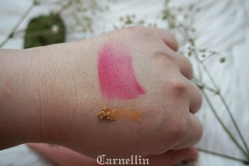 Product swatch for @lakmemakeup 
Their Lip & Cheek Cream is so vivid and the Mousse is truly weightless.

#LAKME #swatches #foundation #lipandcheekcream #lippies #Clozetteid #beauty #colors #fuchsia #flawless #skin