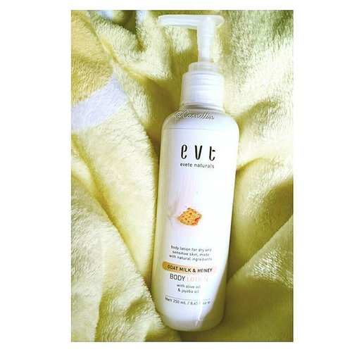 In love with @evete_naturals Goat Milk & Honey 🍯 Body Lotion. The milky honey and refreshing scent of grapefruit mixed with Cananga is just amazingly beautiful and delicious at the same time. My skin needs its gentle moisturizing effect that cares, protect, and pampers without any sticky feeling. This is my daily lotion and highly recommend this product to anyone as it contains no harmful chemical like paraben. Thank you @evete_naturals, love it to the max!! #backtonature #parabenfree #noparaben #lotion #milk #honey #ylangylang #floral #grapefruit #clozetteid #lovely #recommend #madeinindonesia
