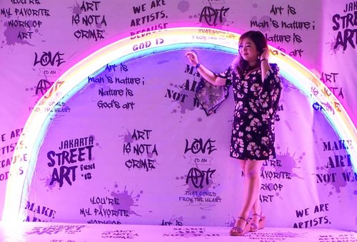 Somewhere, over the rainbow. ➡️➡️➡️
Gaya ghibik ghibik terbang terbang (Film apa hayo)

#Jakarta #playground #hello #letsgo #entertainment #letsplay #clozetteID #places #placestogo #mural #angel #decor #interiordesign