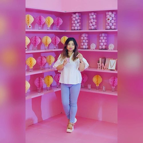 Have a fabulously pink weekend everyone 😁

Who's here still remember that one event with @lakmemakeup 
#lakmemakeup #lakme9to5makeupworld #beauty #pink #love #letsgo #potd #motd #ootd #styleoftheday #lotd #ClozetteID
