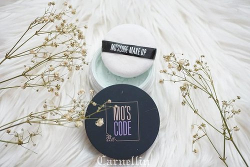The loose powder of my choice. A tone that diminish and neutralize redness on the skin. It cools down and freshen up the look.

#moscode #arcova #Clozetteid #beauty #makeup #loosepowder #cosmetic