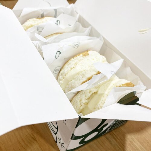 a box of yummy goodies from @grampancakes.id that is soooo good. 
#yums #pancake #fluffy #delicious #sogood #igfood #igdaily #foodporn #foodies #foodoftheday #clozetteID #dessert #grampancake #cream #freshcream