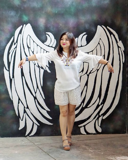 I'm no angel, for sure.

#Jakarta #playground #hello #letsgo #entertainment #letsplay #clozetteID #places #placestogo #mural #angel #decor #interiordesign