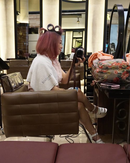 My experience at @irwanteamhairdesign 
http://whileyouonearth.blogspot.com/2016/09/irwan-team-hair-design.html

#Clozetteid #beautyblogger #kerastase #haircare #hairstyle #beautybloggerindonesia #beautyexperience #salonjakarta