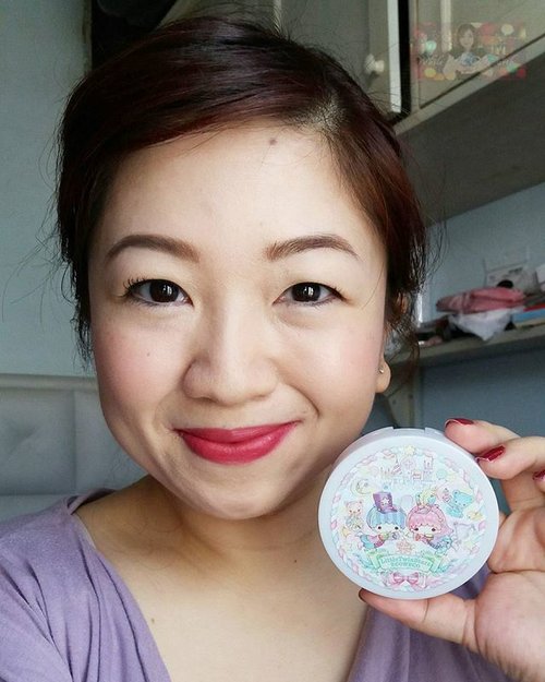 This is the powder I'm using today 😍 it's @econeco_cosme_tokyo Little Twin Star Compact Powder http://whileyouonearth.blogspot.co.id/2016/01/econeco-little-twin-star-compact-powder.html?m=1#Econeco #japancosme #makeup #lotd #motd #makeup #look #cosmetic #clozetteid #matte #powder