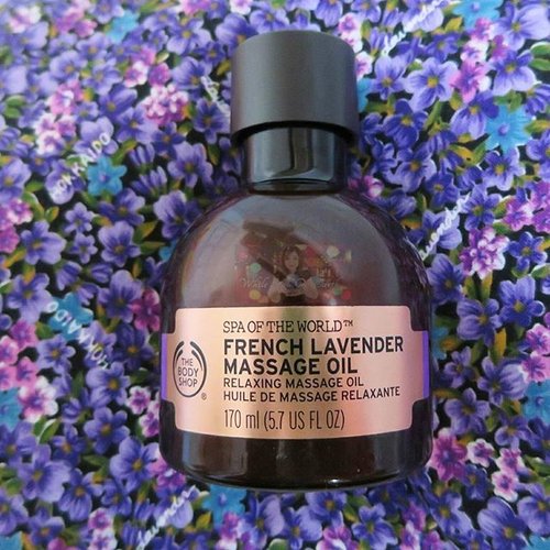 Morning everyone!!! Slept like a baby after getting massaged with @thebodyshopindo oil in French Lavender.  It is so relaxing and fragrant. Love the aroma and doesn't leave a sticky ends. Silky and absorbed well on the skin. #thebodyshop #massageoil #frenchlavender #lavender #relaxing #sleepwell #clozetteid #beautyblogger