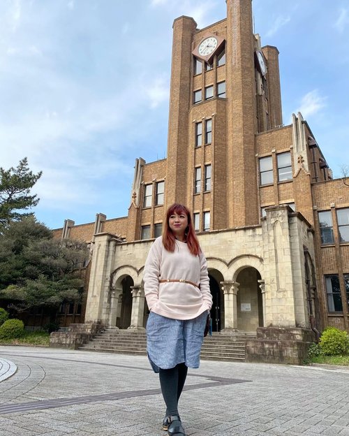 I wish I was privileged enough to go to school here, but again, even for Japanese, it’s really difficult to enter as they have really high standards and requirements. #japan #university #tokyouniversity #travelwithCarnellin #hello #clozetteid #education #style #igdaily #instadaily #igers #igstyle #architecture #building