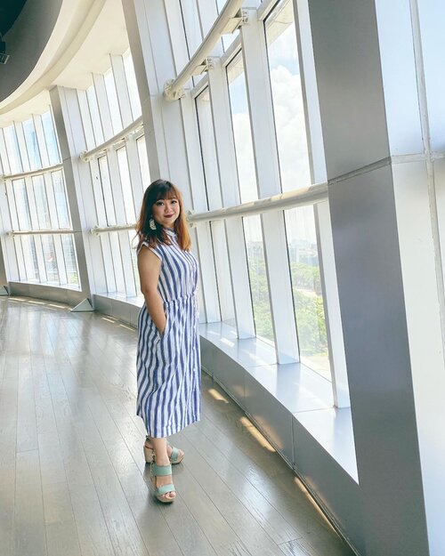 Pagi ini cerah, setelah semalam hujan deras sampai kampus Atma dalamnya kebanjiran juga 😭... 

Kalian aman kan?

#igdaily #igers #igstyle #lotd #ootd #beauty #fashion #goodmorning #styletoday #outfits #outfitinspiration #bluedress #stripedress #hello #clozetteID #motd #morningmood #moodoftheday #hujan #cerah