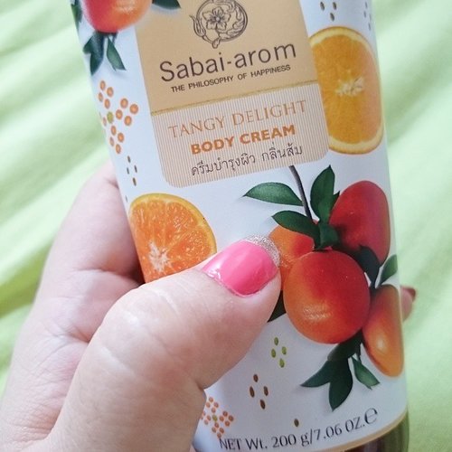 Sabai Arom in Tangy Delight Body Cream is just delightful, it freshes the senses and the skin.Nails using @sallyhansen_id in Pretty Piggy with a Games of Chromes tip.#clozetteID #beauty #blogger #sallyhansen #sabaiarom #bodycream #tangy #citrus