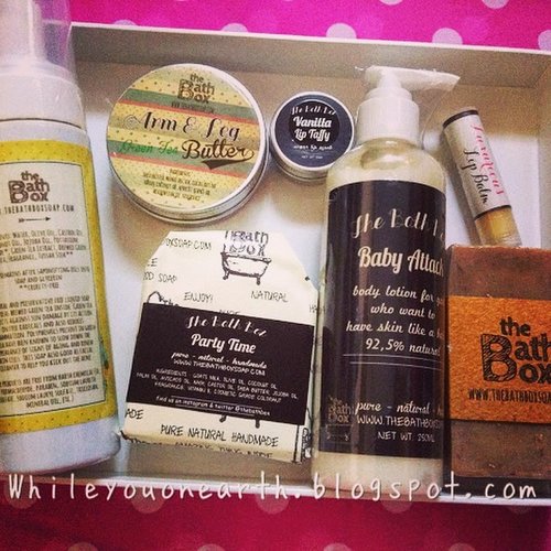 The Bath Box products at @aischatz. I start using them one by one, begin with Ocha Liquid Soap : http://www.whileyouonearth.blogspot.com/2014/09/the-bath-box-ocha-liquid-soap.html #bblogger #bbloggerid #clozetteid #idblog #id #idblogger #beauty #beautyblogger #beautybloggerid #instadaily #instabeauty #ocha #toiletries #parabenfree #nosls #nomineraloil #safe #skin #skincare #skinfriendly #facial #body #cleanser