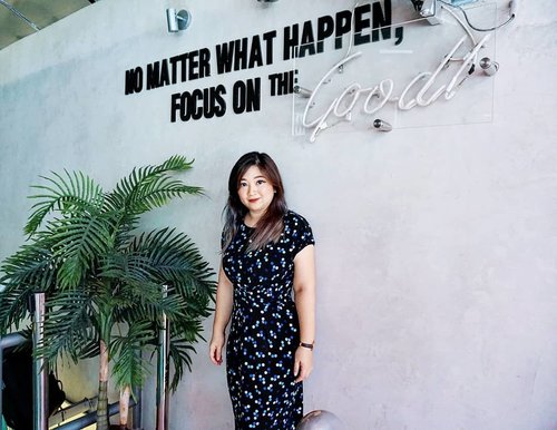 "No matter what happen focus on the good"It is easier said than done, isn't it?!Still, at least we tried.___________#ootd wearing @adriannapapell Twisted Draped  Polka  Dot Sheath Dress___________#styletheorysg #love #carnellinstyle #motd #lotd #outfioftheday #outfit #outfitinspo #outfitinspiration #styleblogger #styleoftheday #style #dressoftheday #dress #dressedup #ClozetteID #blogger #hello #nightlife