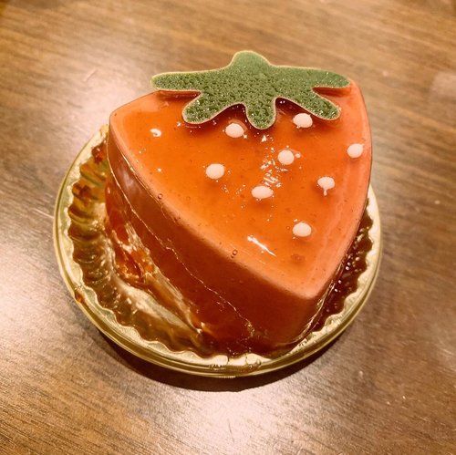 @juchheim1909 cakes. #cake #strawberry #dessert #yums #love #clozetteID #igfood #igdaily #igers #berries #strawberrycake #cutenessoverload #hello #juchheim